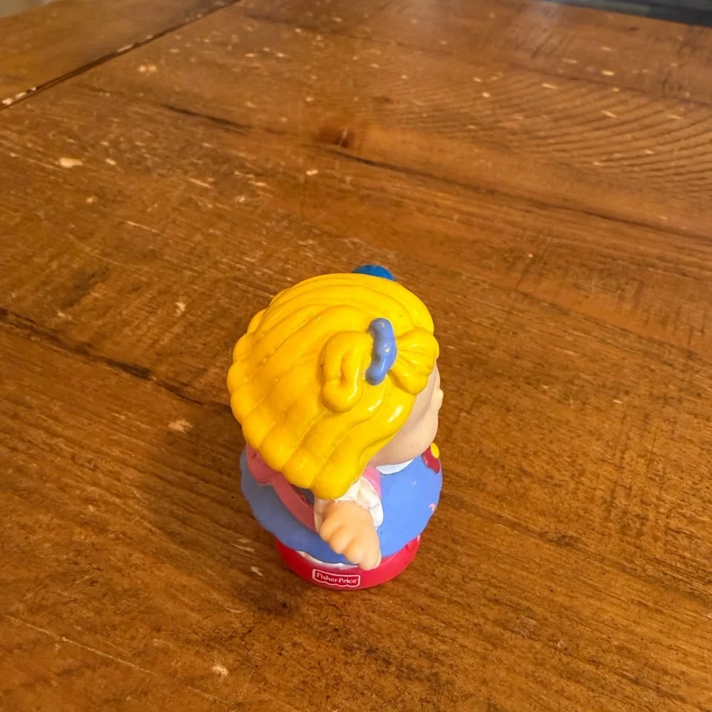 Fisher Price Little People Sarah Lynn with bird as is